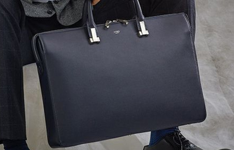 キプリスの革鞄・バッグ ペルラネラ