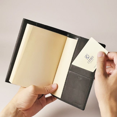 キプリスの勤労感謝の日おすすめギフト　名刺入れ