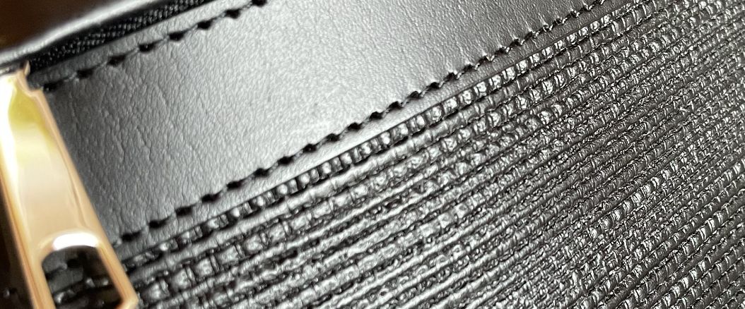 キプリスの3wayビジネスバッグ レジュートの革の特徴