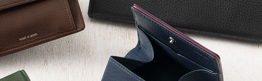 リネアロッサ　革財布