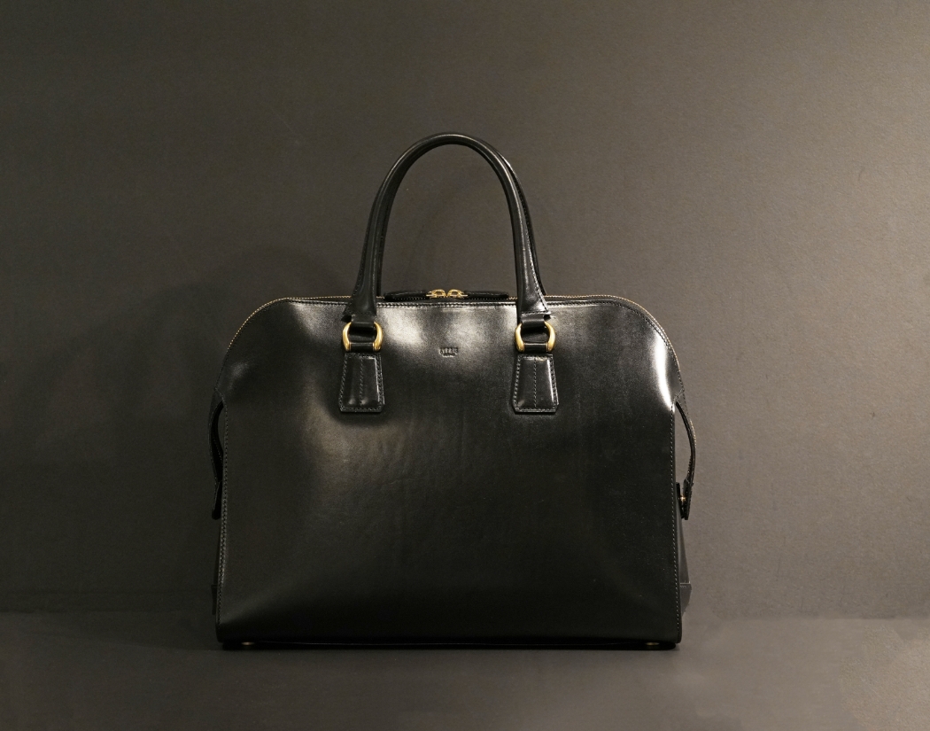 革鞄、レザーバッグのキプリス 一枚革を贅沢に使用