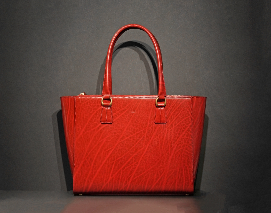 革鞄、レザーバッグのキプリス 一枚革を贅沢に使用