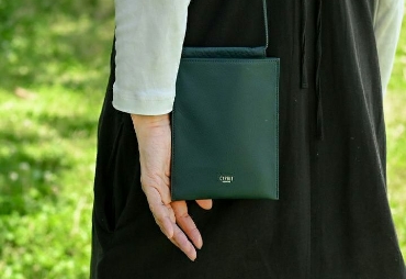 キプリスの革小物ギフトで、特別な母の日にしよう