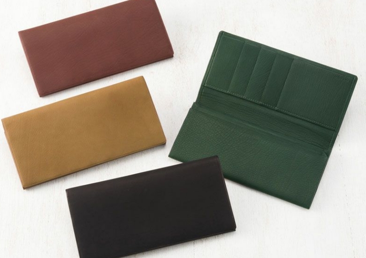 シニア世代に人気の革小物ランキング2位　風琴マチ長財布 Rainier Calf