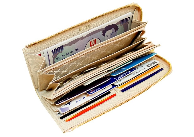 革小物,革財布,ウィメンズ年間人気ランキング1位