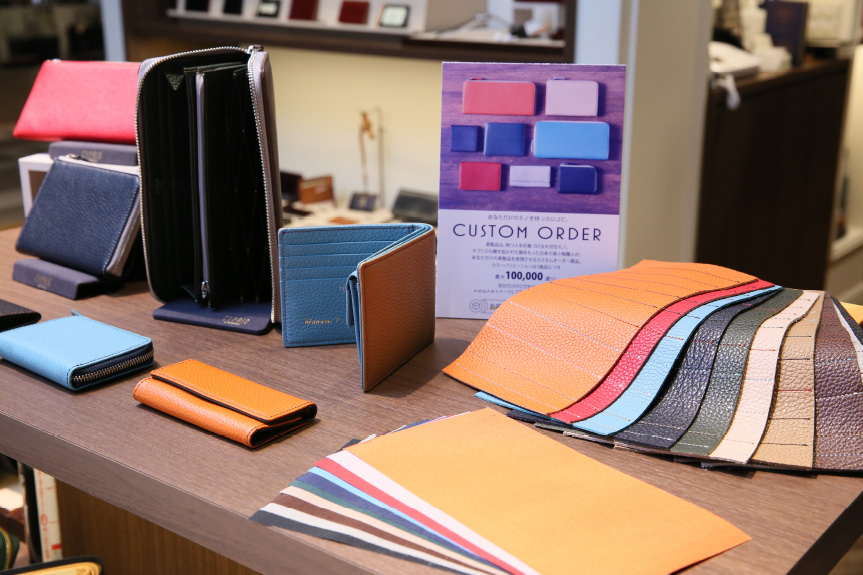 革財布キプリスの店舗紹介　大丸心斎橋 商品ディスプレイ