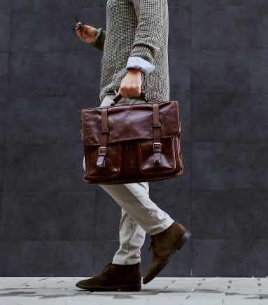 革の鞄にこんなイメージをお持ちではありませんか？