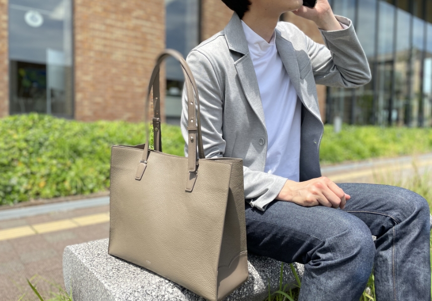 ヴィヴァーチェ　トートバッグ　トープ