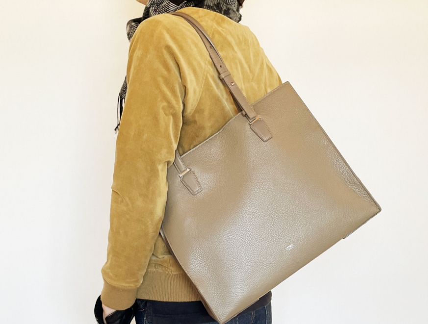 ヴィヴァーチェ　トートバッグ　トープ