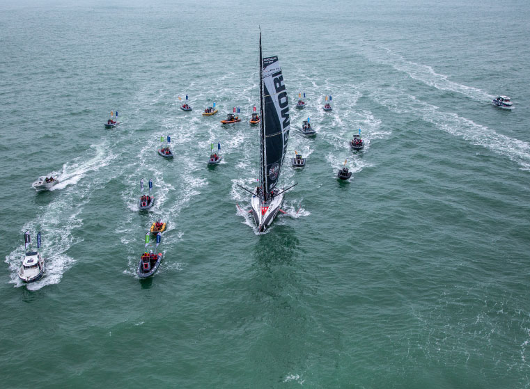単独無寄港世界一周や世界最高峰のレース「Vendee Globe」の初完走など、次々に目標を達成。