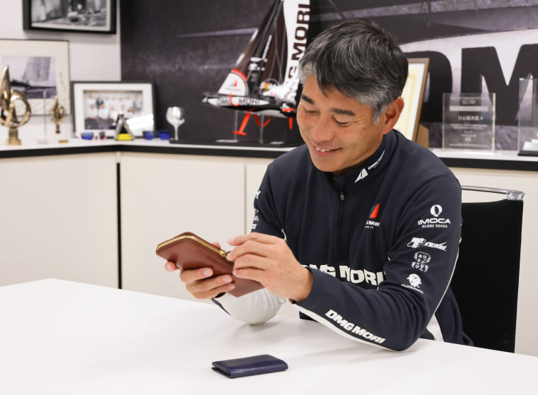 生き死にの境界線を肌身に感じているからこそ、モノに格別のこだわりを持っていると話す白石さん。さらには、モノの背景に宿るストーリーも重要だといいます。