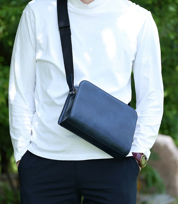 ショルダーバッグ シラサギレザー