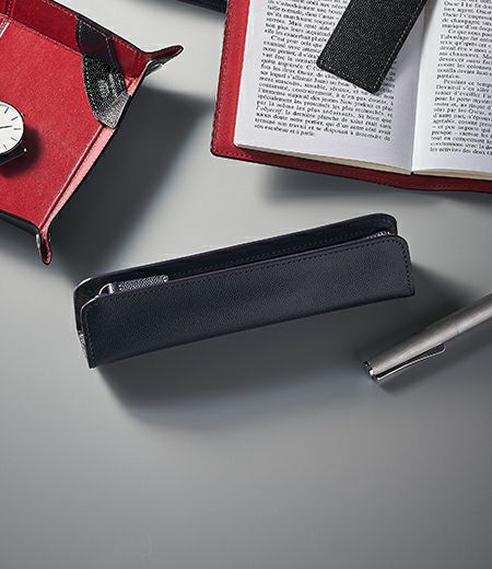 オフィスレザーアイテム,オフィス革小物,ビジネスシーン,ファスナーペンケース