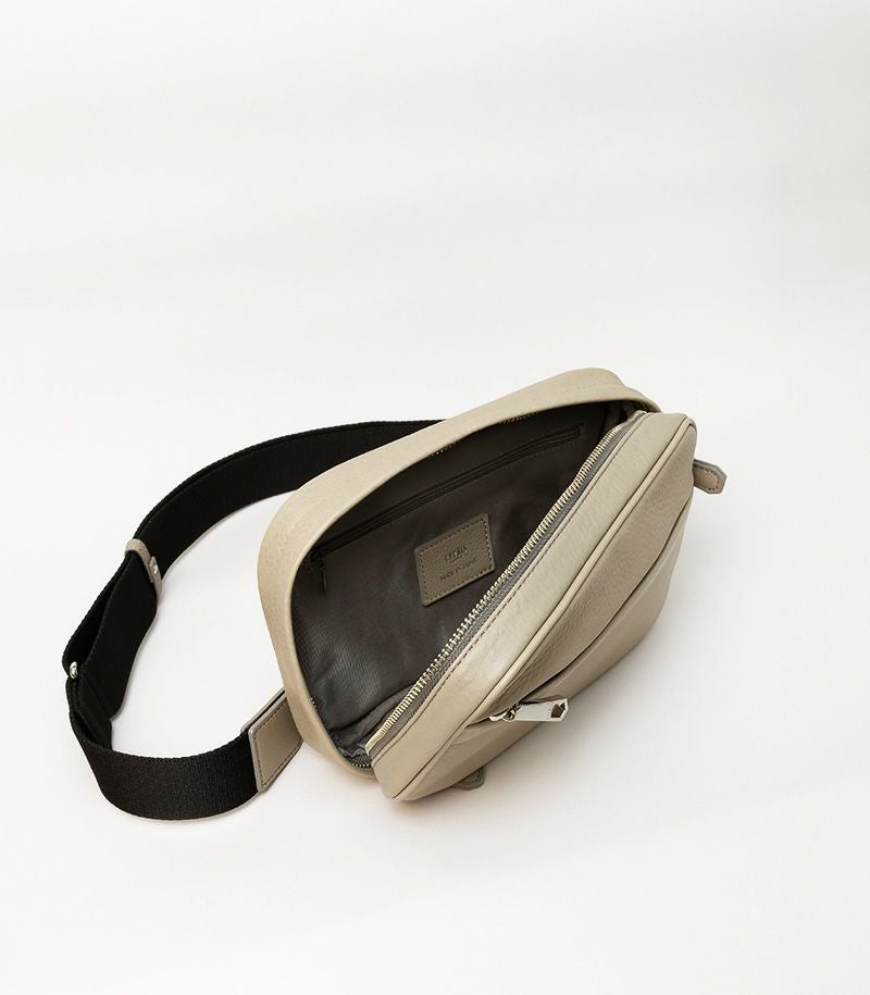 レザーボディバッグ,革鞄